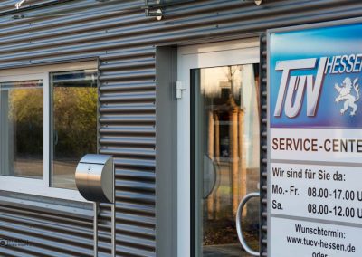 Fotografie für Werbung: Containergebäude Eingangsbereich