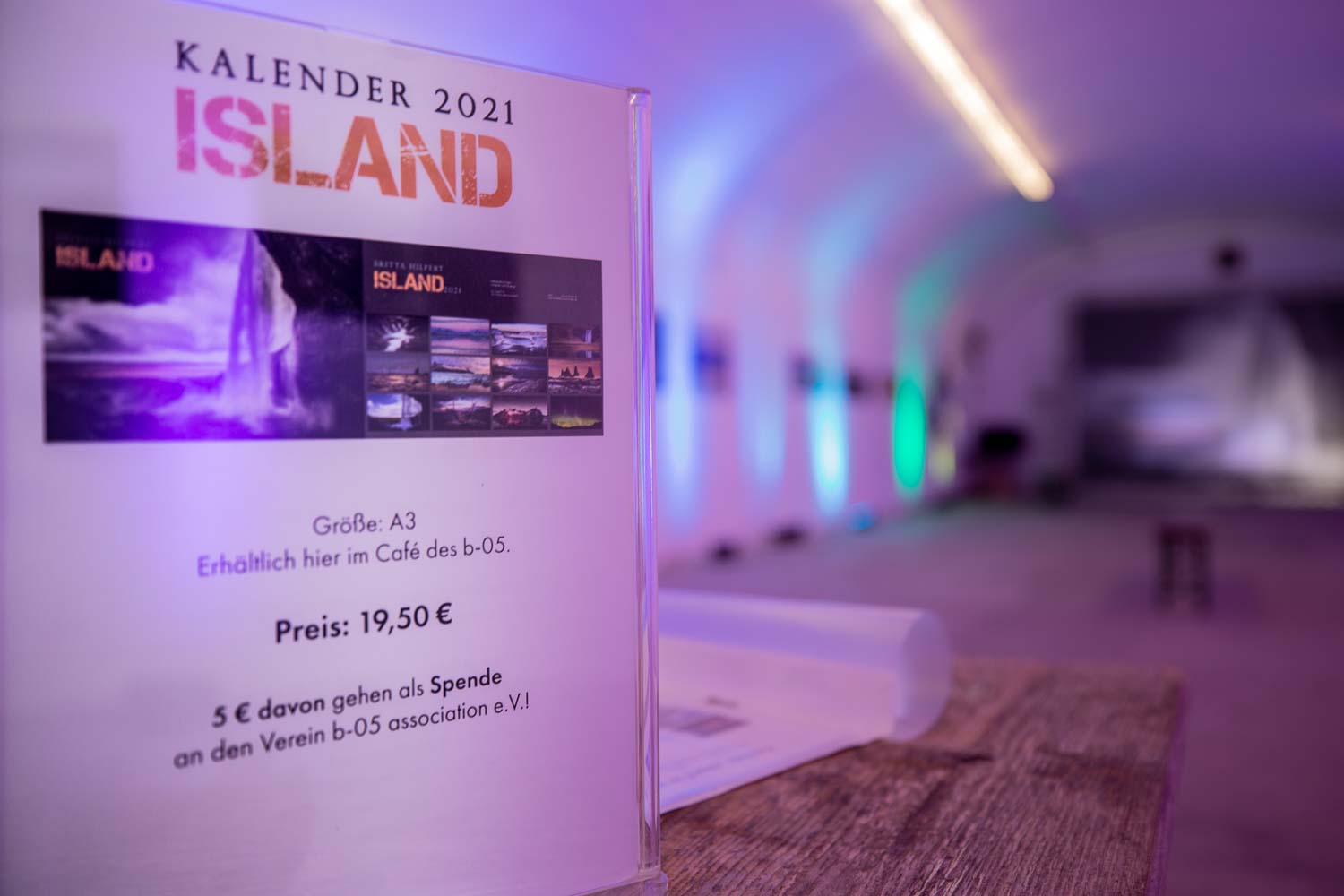 Kalender mit Ausstellungsbildern Island im Winter.